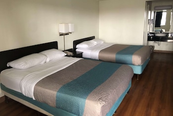 Room, 2 Queen Beds, Non Smoking