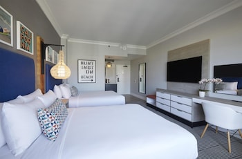 Room, 2 Queen Beds, Balcony, Ocean View