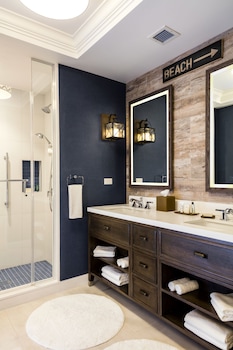 Premium Suite, 2 Queen Beds, Hearing Accessible, Balcony (Hearing, Twin Dolphin Tower)