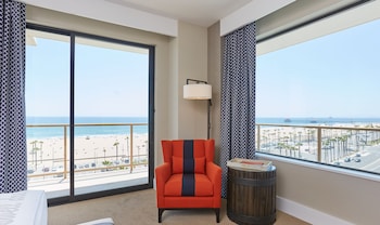 Premium Room, 2 Queen Beds, Balcony, Oceanfront (Twin Dolphin Tower)