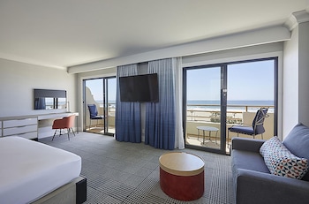 Room, 1 King Bed with Sofa bed, Balcony, Oceanfront (Huntington Tower)