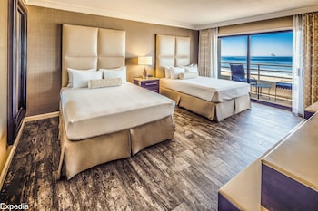 Room, 2 Queen Beds, Balcony, Oceanfront (Huntington Tower)