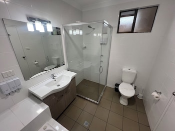 Deluxe Suite, Multiple Beds, Kitchenette