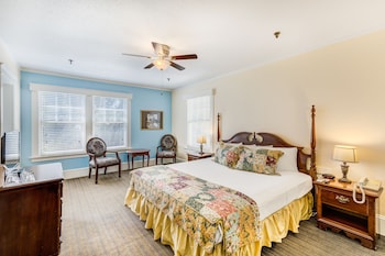 Suite, 1 King Bed with Sofa bed, Non Smoking