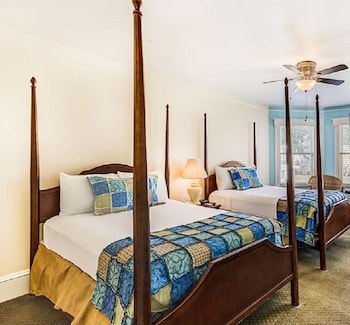 Standard Room, 2 Double Beds, Non Smoking
