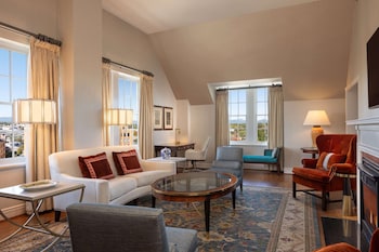 Suite, 2 Bedrooms, 2 Bathrooms (Governor)