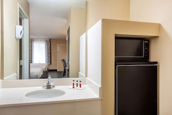 Room, 2 Queen Beds, Non Smoking (Pet-Friendly)
