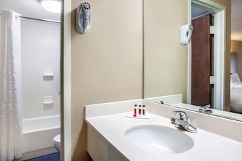 Room, 2 Queen Beds, Non Smoking