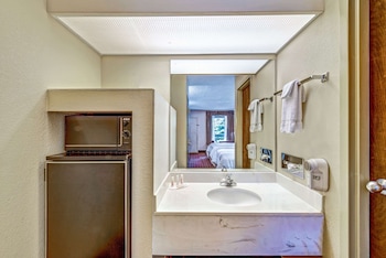 Room, 2 Queen Beds, Non Smoking (Pet-Friendly)