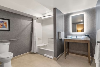 Room, 2 Queen Beds, Accessible Bathtub, Non Smoking