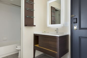 Standard Room, 2 Queen Beds