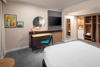 Standard Room, 1 Queen Bed, Accessible