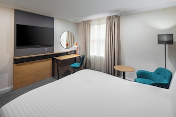 Standard Room, 1 Queen Bed