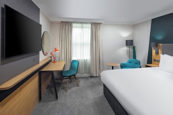 Standard Room, 1 Queen Bed
