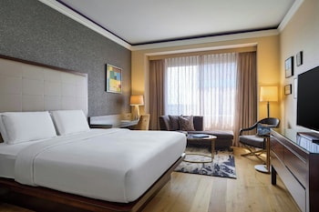 Room, 1 King Bed (Mobility Accessible, Roll-In Shower)