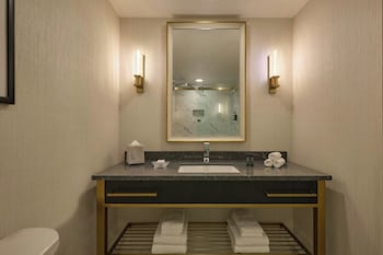 Room, 1 King Bed (Mobility Accessible, Roll-In Shower)