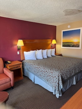 Business Room, 1 King Bed, Smoking