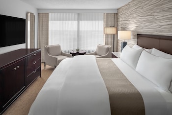 Traditional Room, 1 King Bed (Mobility/Hearing Accessible, Tub)