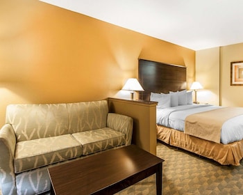 Suite, 1 King Bed, Accessible, Non Smoking (Accessible Tub)