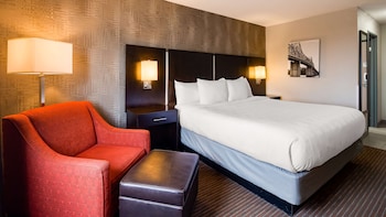 Standard Room, 1 King Bed, Non Smoking, Refrigerator & Microwave
