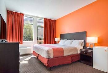 Standard Suite, 1 King Bed, Non Smoking, Kitchenette