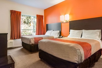 Deluxe Suite, Multiple Beds, Non Smoking, Hot Tub