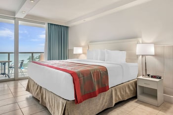 Room, 1 King Bed, Oceanfront (Non-Smoking)