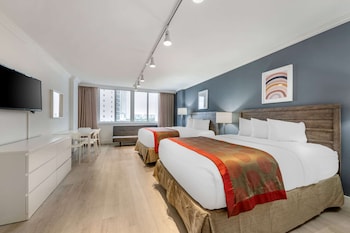 Room, 2 Queen Beds, Non Smoking, Balcony (Partial Ocean View)