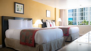 Deluxe Room, 2 Queen Beds, Kitchenette (Non-Smoking)
