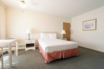Deluxe Room, 1 King Bed
