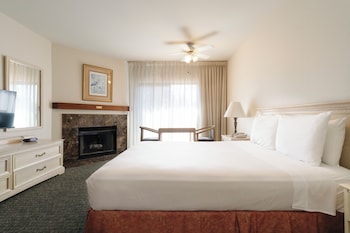 Deluxe Room, 1 King Bed, Fireplace
