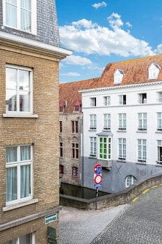 Standard Twin Room, 2 Twin Beds, Refrigerator, City View
