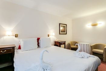 Romantic Double Room, 1 Queen Bed, Refrigerator, River View
