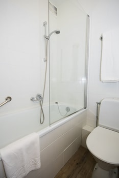 Standard Twin Room, 2 Twin Beds, Refrigerator, City View
