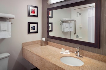 Room, 2 Queen Beds, Accessible Bathtub (Transfer Shower)