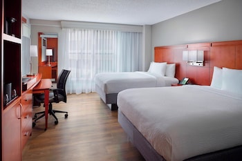 Room, 2 Queen Beds, Accessible Bathtub (Transfer Shower)