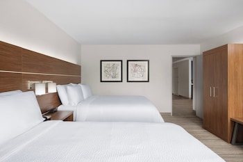 Suite, Multiple Beds