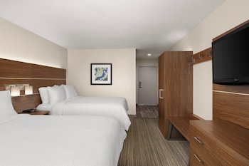 Standard Room, 2 Queen Beds, Accessible (Communications, Mobil, Roll-In Shower)