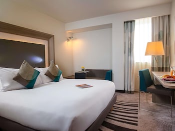 Standard room with1 double bed & sofa