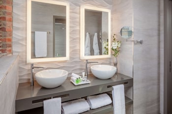 Suite (Tower Suite)