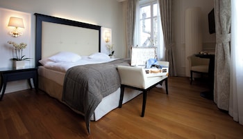 Superior Room, 1 Queen Bed, City View