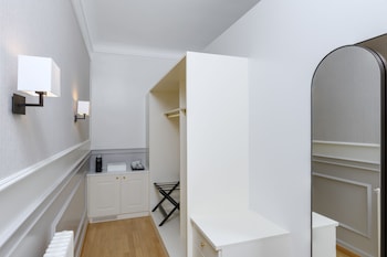 Suite, 1 Queen Bed, Terrace, Lake View