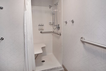 Standard Room, 1 Queen Bed, Accessible (Mobility)