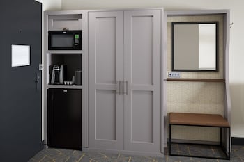 Standard Room, 1 King Bed, Accessible (Communication)