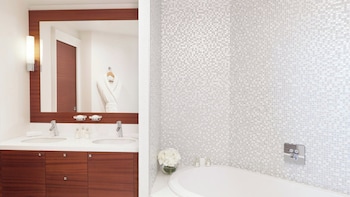 Sea Deluxe Suite