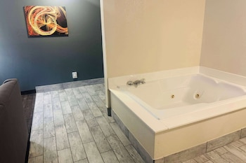 Deluxe Studio Suite, 1 King Bed, Non Smoking
