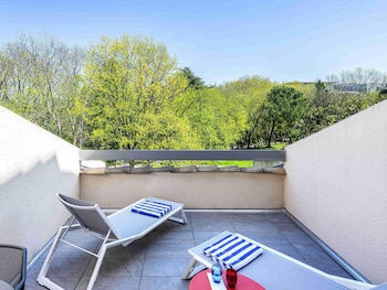 Executive Room, 1 Double Bed with Sofa bed, Balcony