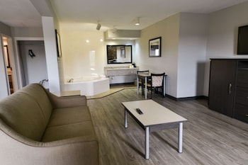 Suite, 1 King Bed, Non Smoking, Jetted Tub (with Sofabed)