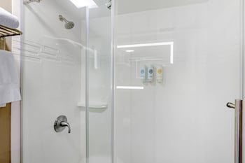 Room, 1 King Bed, Non Smoking (Accesible)