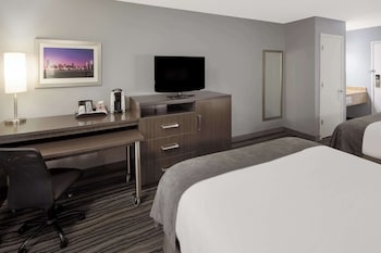 Standard Room, 2 Queen Beds, Non Smoking, Refrigerator